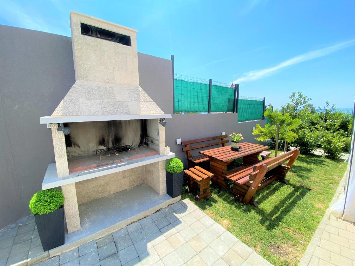 Lux Apartment Sea Shell With Jacuzzi Makarska Extérieur photo