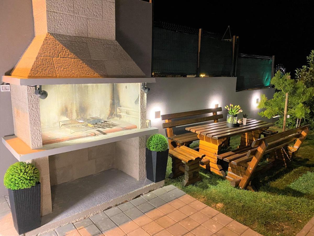 Lux Apartment Sea Shell With Jacuzzi Makarska Extérieur photo