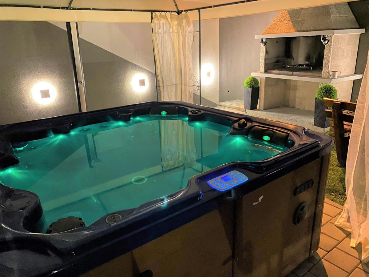 Lux Apartment Sea Shell With Jacuzzi Makarska Extérieur photo