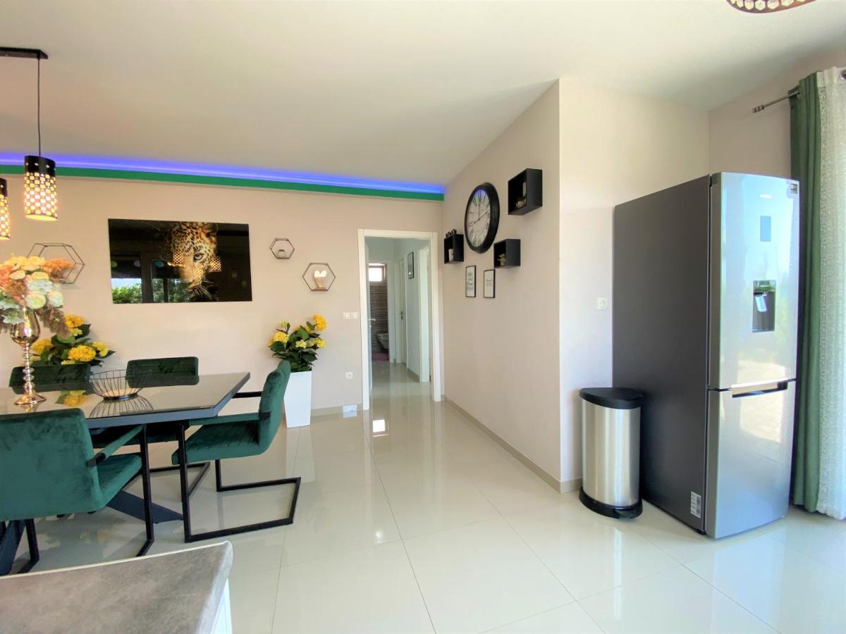 Lux Apartment Sea Shell With Jacuzzi Makarska Extérieur photo