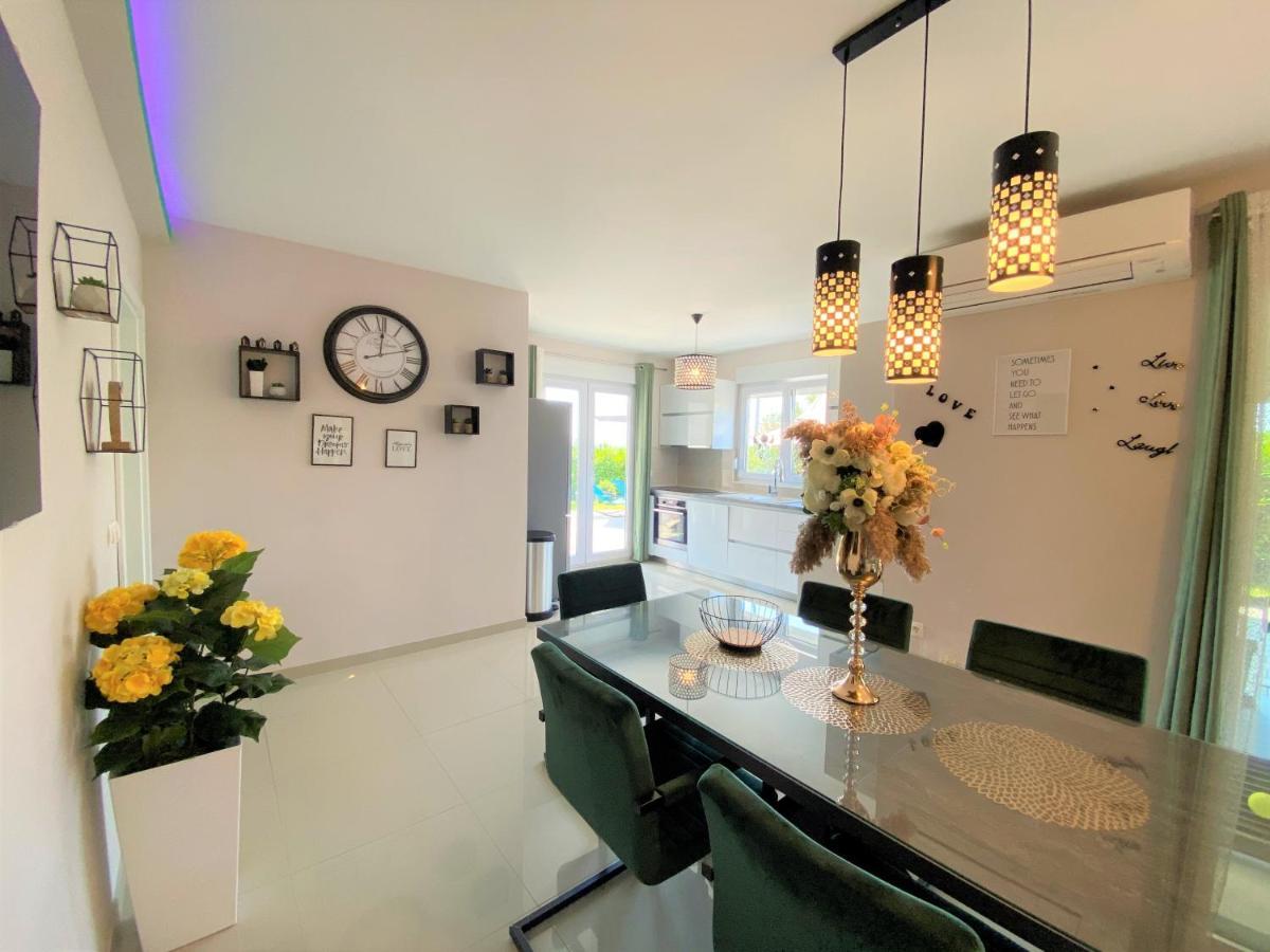 Lux Apartment Sea Shell With Jacuzzi Makarska Extérieur photo