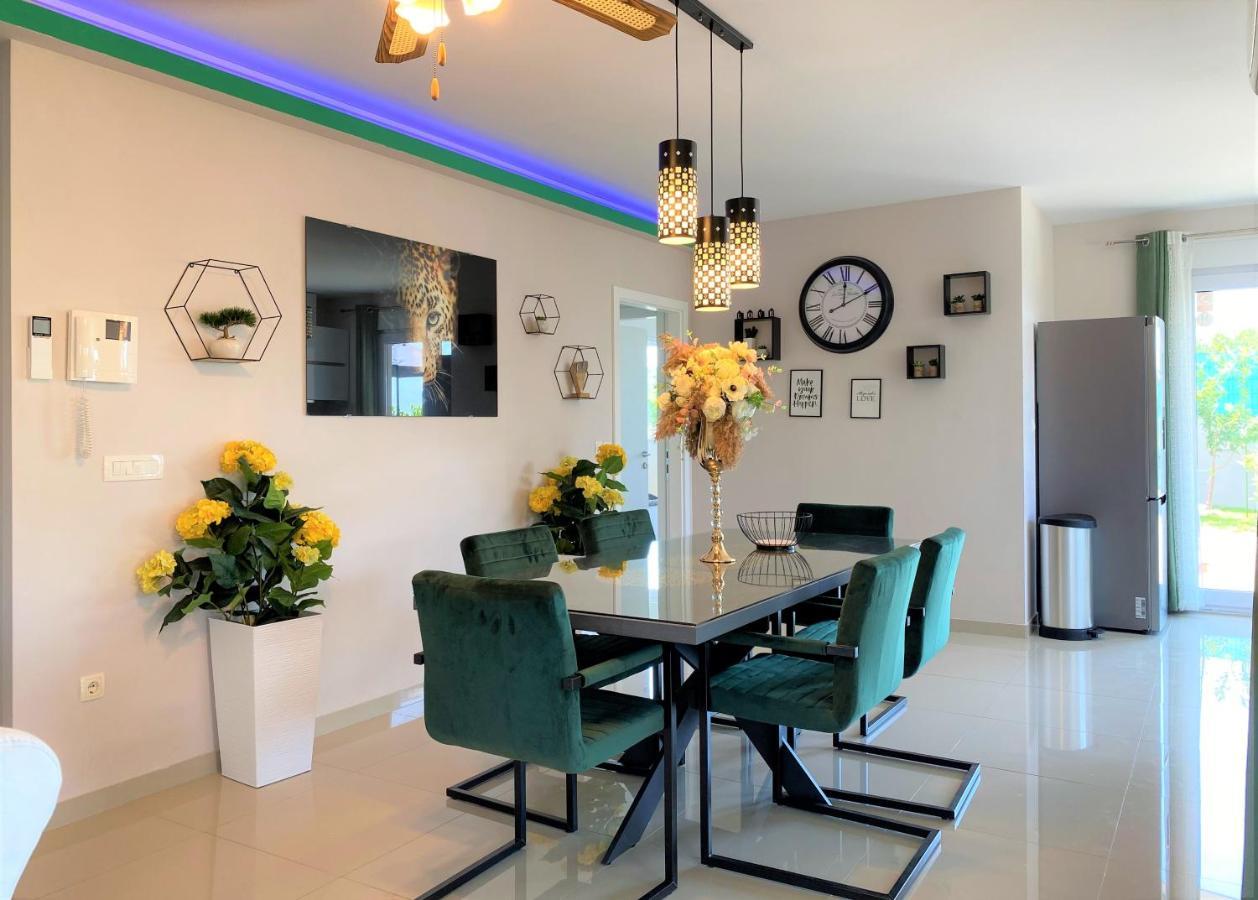 Lux Apartment Sea Shell With Jacuzzi Makarska Extérieur photo