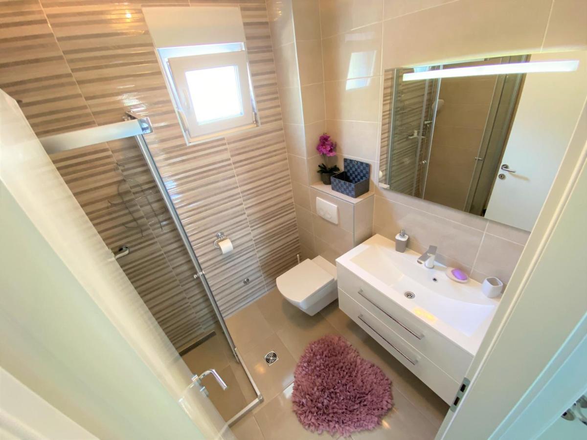 Lux Apartment Sea Shell With Jacuzzi Makarska Extérieur photo